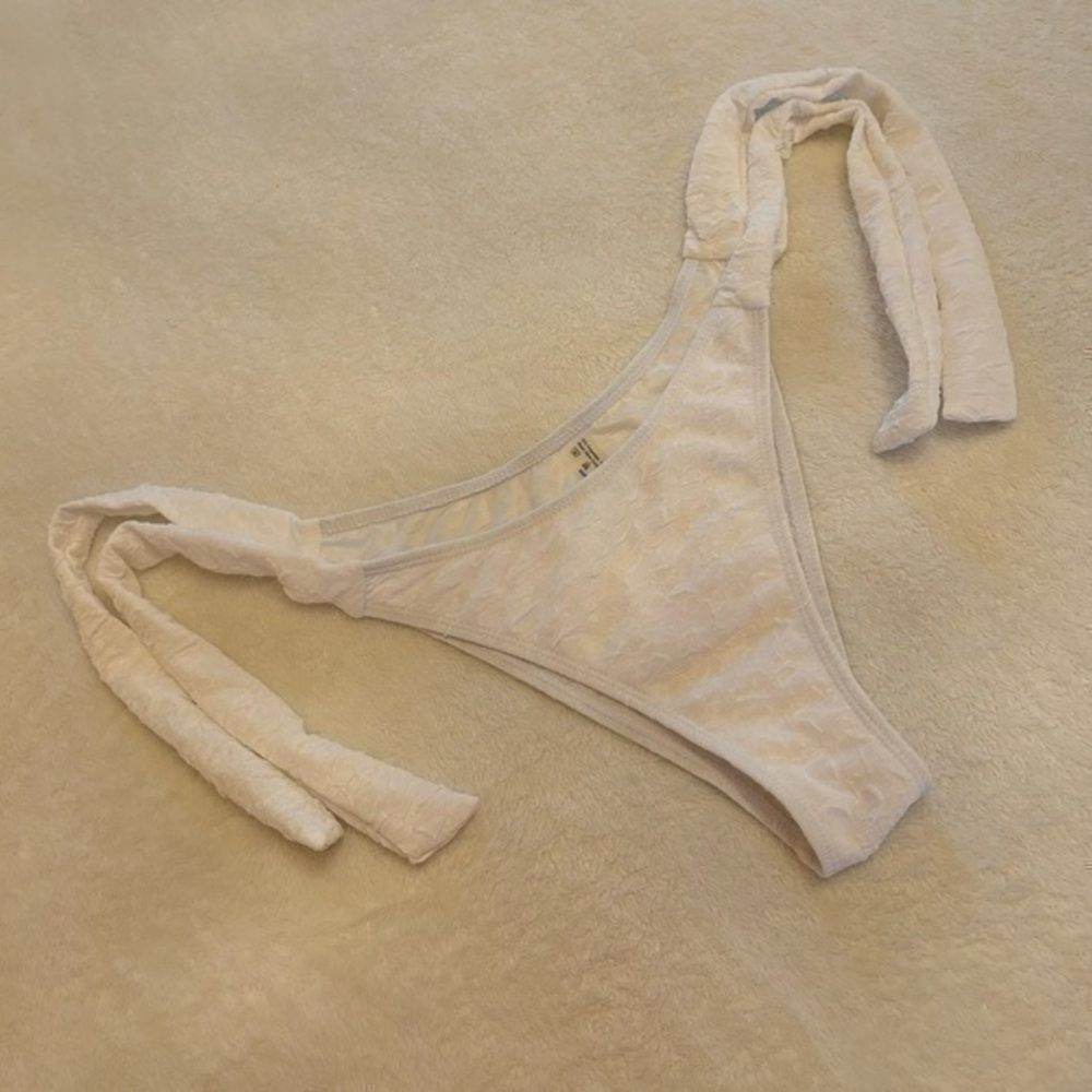 SHEIN WHITE TIE HIP TEXTURED BIKINI BOTTOM SZ SMALL